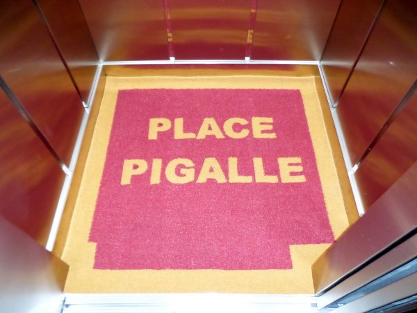 Tapete para elevador - Condomínio do Edifício Place Pigalle